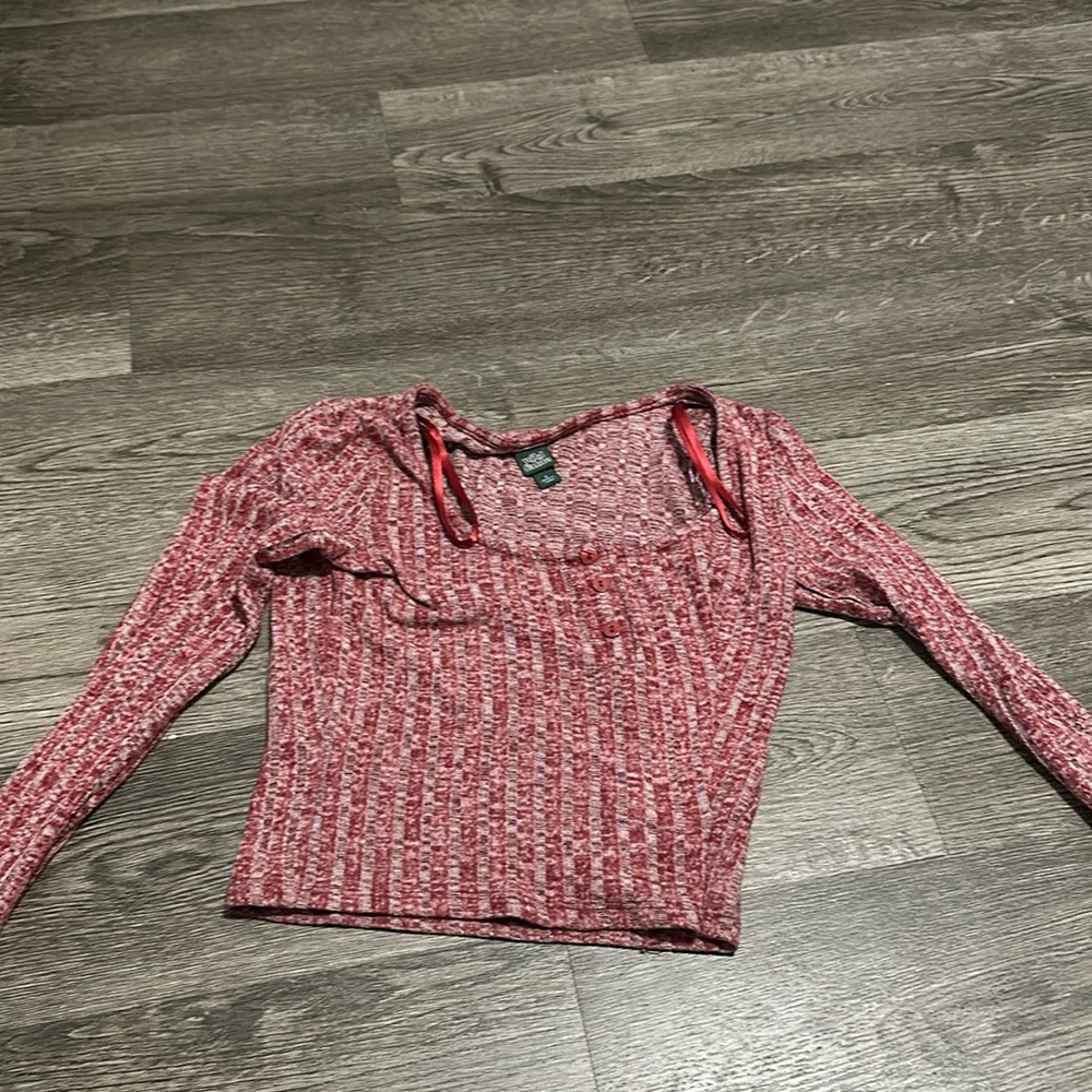 Long sleeve crop top